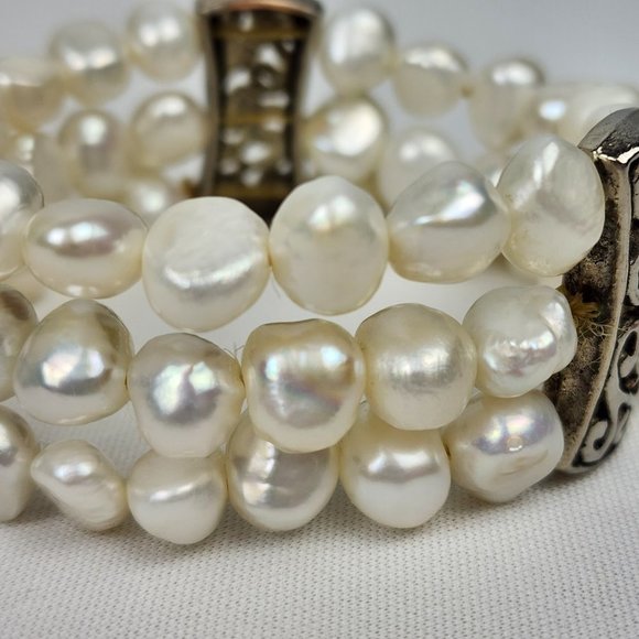 WHITE Faux Pearl Filigree Silver Stretch Bracelet - Picture 3 of 4